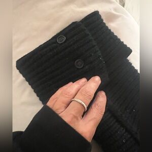 UGG Women's Classic Cardy Winter Boot 9.0 Like New!